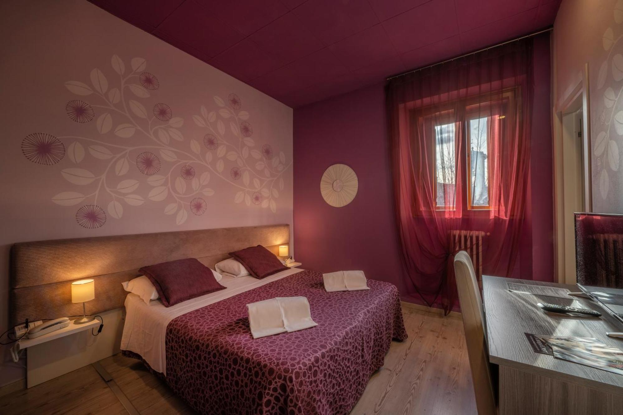 Hotel Palazzo Renieri - 3Stelle S Колле-ди-Валь-д'Эльса Экстерьер фото