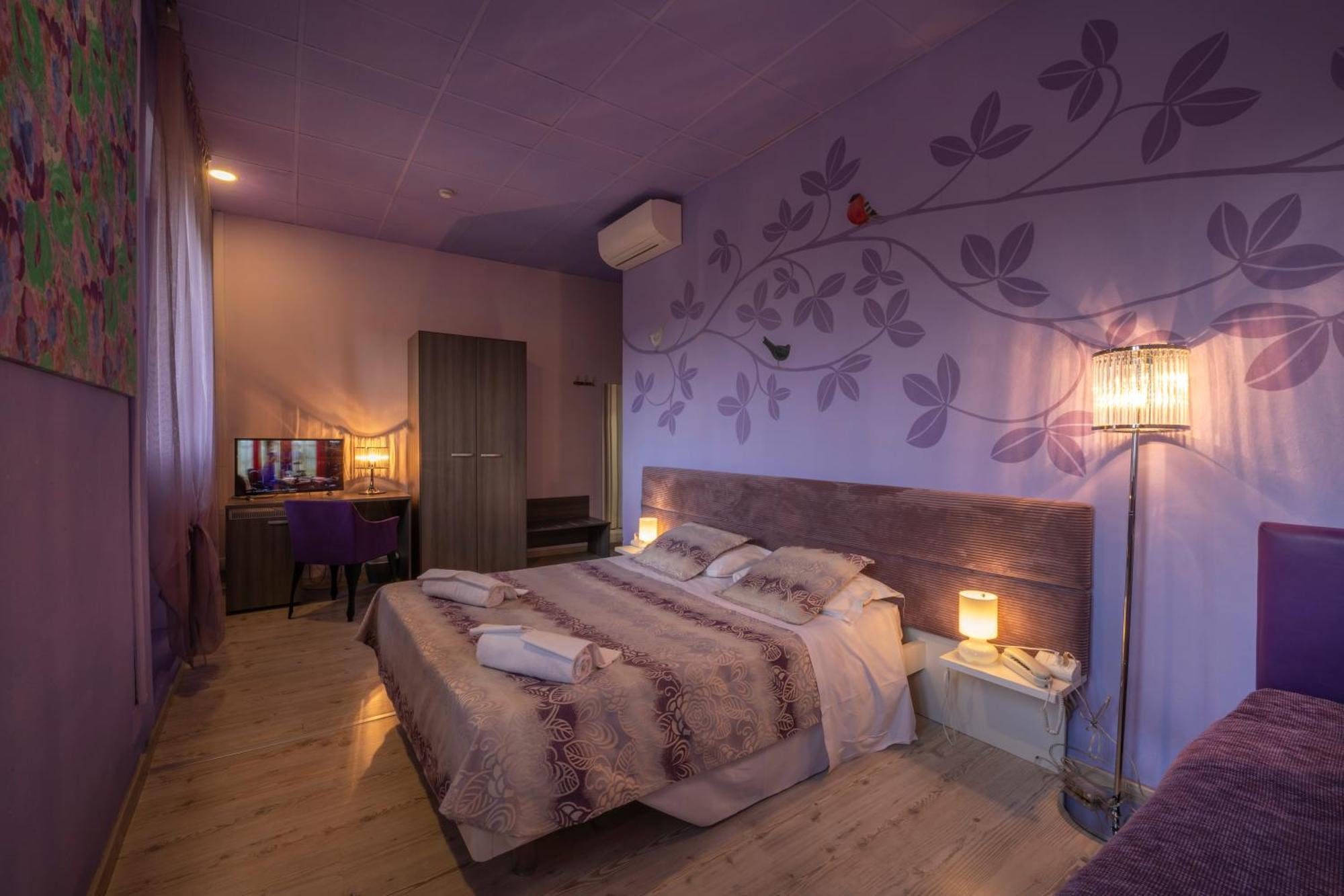 Hotel Palazzo Renieri - 3Stelle S Колле-ди-Валь-д'Эльса Экстерьер фото