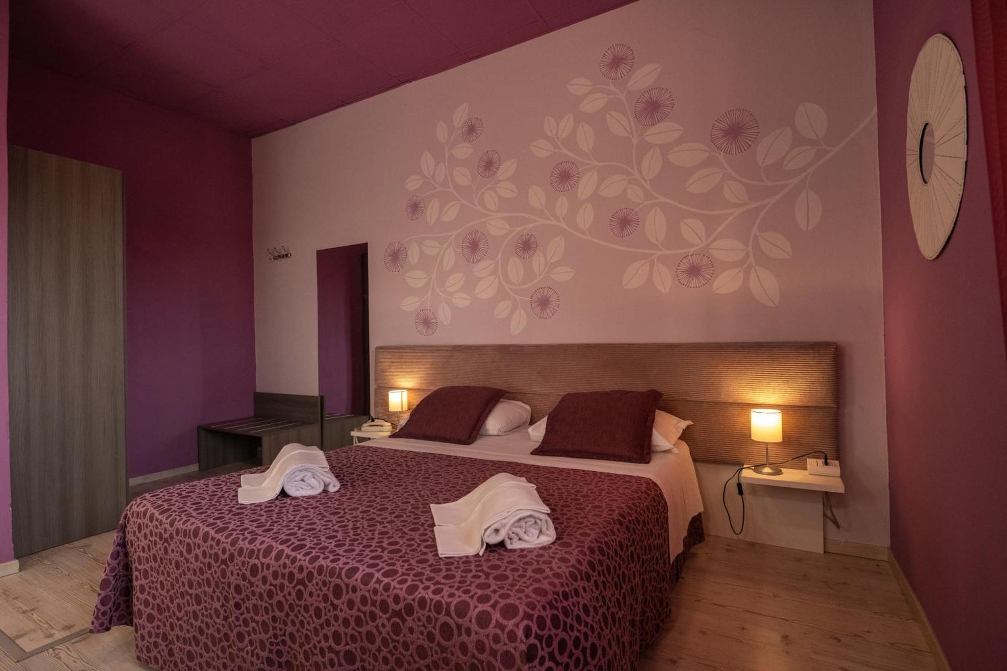 Hotel Palazzo Renieri - 3Stelle S Колле-ди-Валь-д'Эльса Экстерьер фото